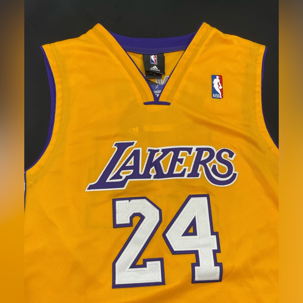 NBA Los Angeles Lakers #24 Kobe Bryant jersey size 54 (2XL)